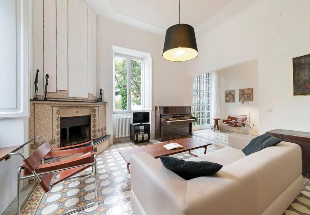 Elegant And Spacious In - Metro B1 * Rom