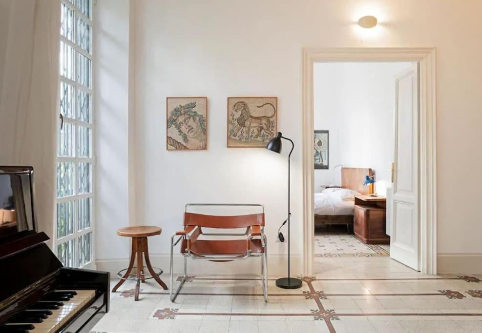 Apartment Elegant And Spacious In - Metro B1 *