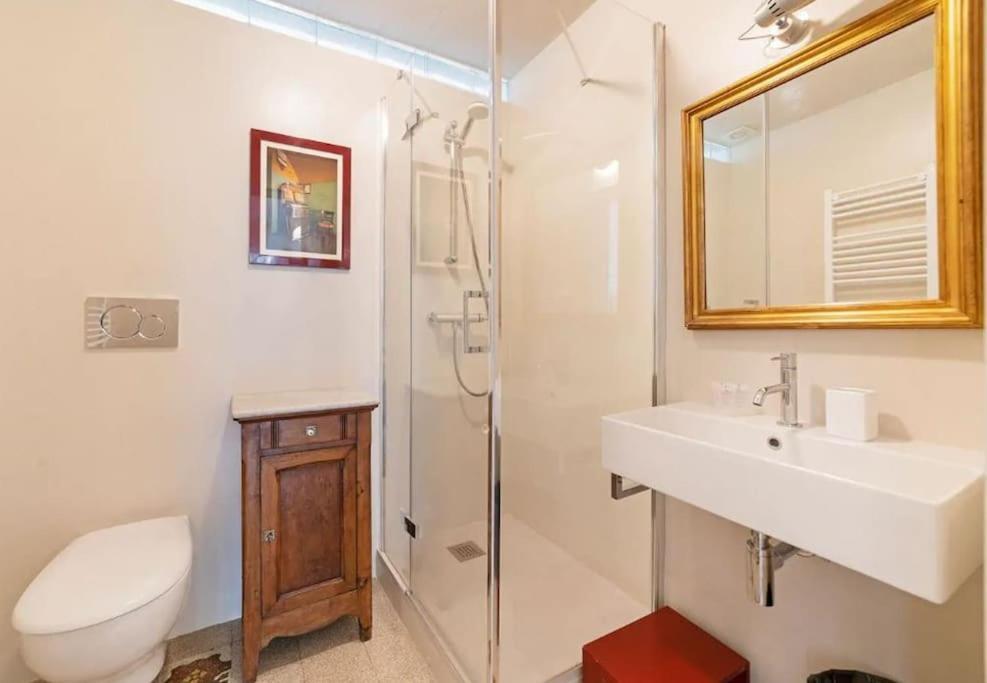 Apartment Elegant And Spacious In - Metro B1