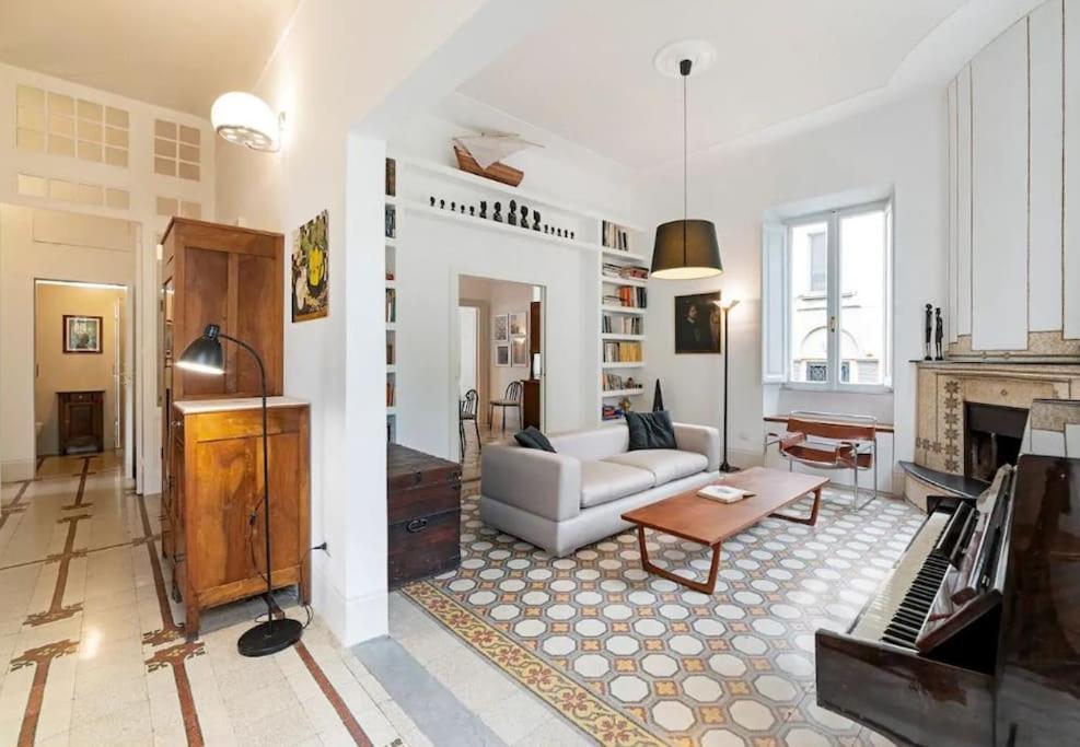 Elegant And Spacious In - Metro B1 Apartment Rom